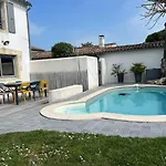 Vila Le Clos Des Figuiers Pool And Jacuzzi