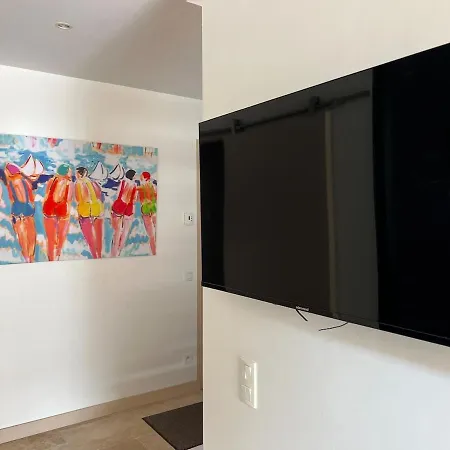 Le Clos Des Figuiers Pool And Jacuzzi * La Flotte