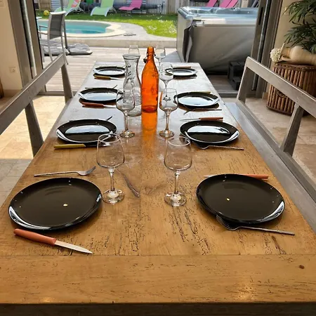 Le Clos Des Figuiers Pool And Jacuzzi *