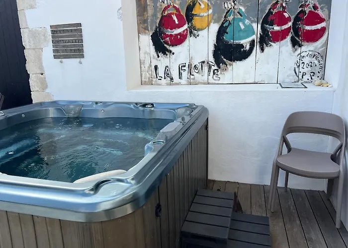 Villa Le Clos Des Figuiers Pool And Jacuzzi La Flotte