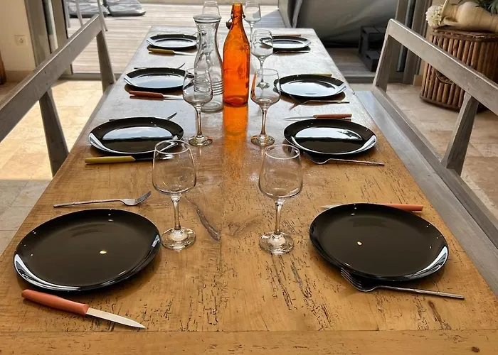 Le Clos Des Figuiers Pool And Jacuzzi *